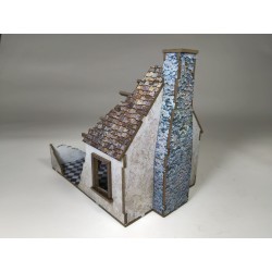 edificio derruido con chimenea