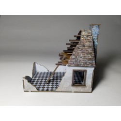 edificio derruido con chimenea