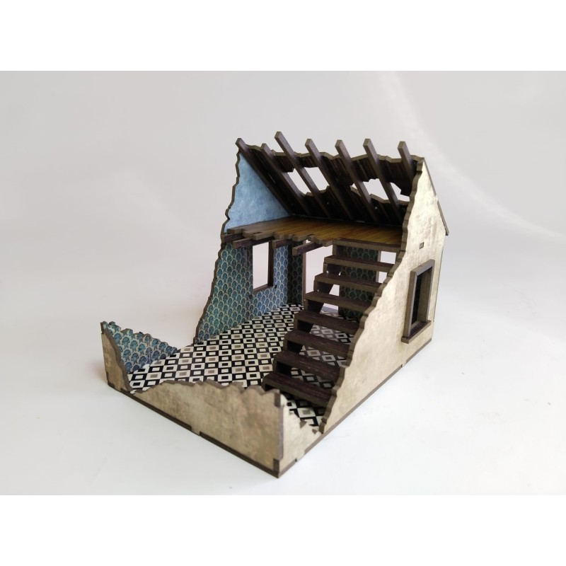 edificio derruido con escalera